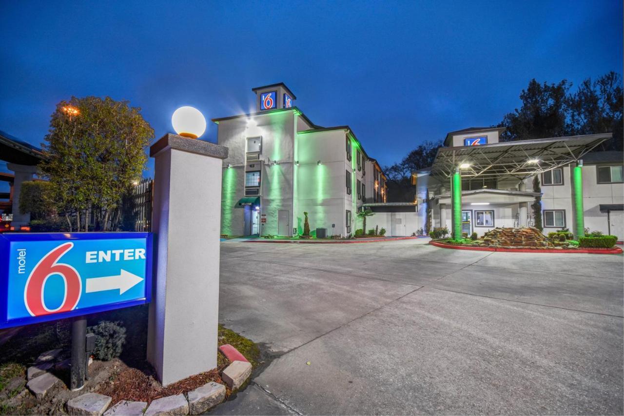 Motel 6 Humble, Tx - Houston International Airport Exteriér fotografie